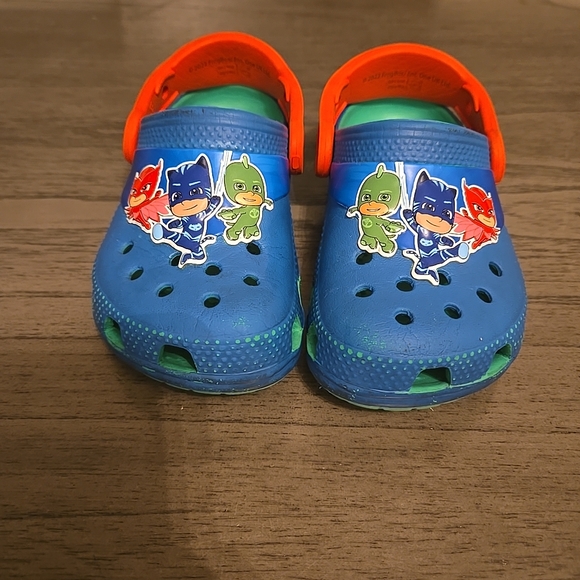 CROCS Blue and Green Kids Slippers - Picture 1 of 6
